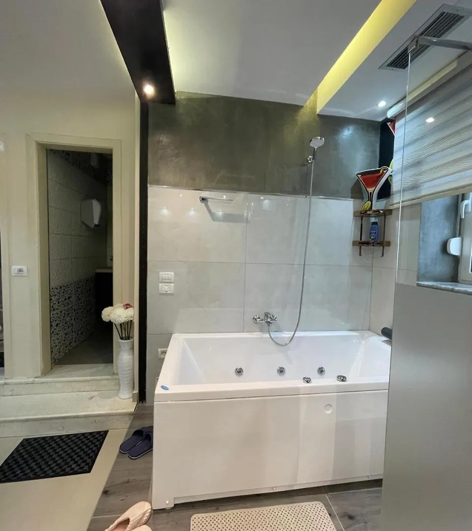 Sense Apts Tirana 0*,  Albania