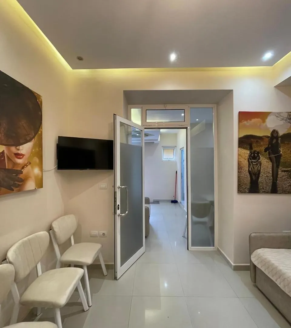 Sense Apts Tirana 0*,